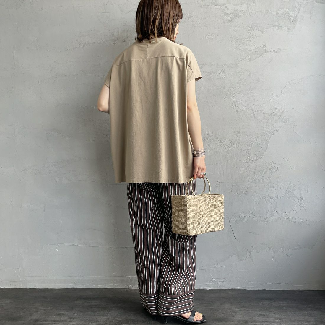 MICA&DEAL × JEANSFACTORY [マイカアンドディール × ジーンズファクトリー] フレンチスリーブ Tシャツ [0125209175-JF] BEIGE &&モデル身長：158cm 着用サイズ：F&&