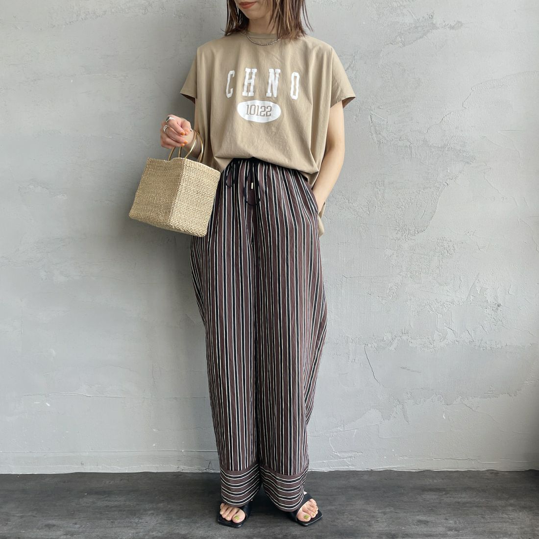 MICA&DEAL × JEANSFACTORY [マイカアンドディール × ジーンズファクトリー] フレンチスリーブ Tシャツ [0125209175-JF] BEIGE &&モデル身長：158cm 着用サイズ：F&&