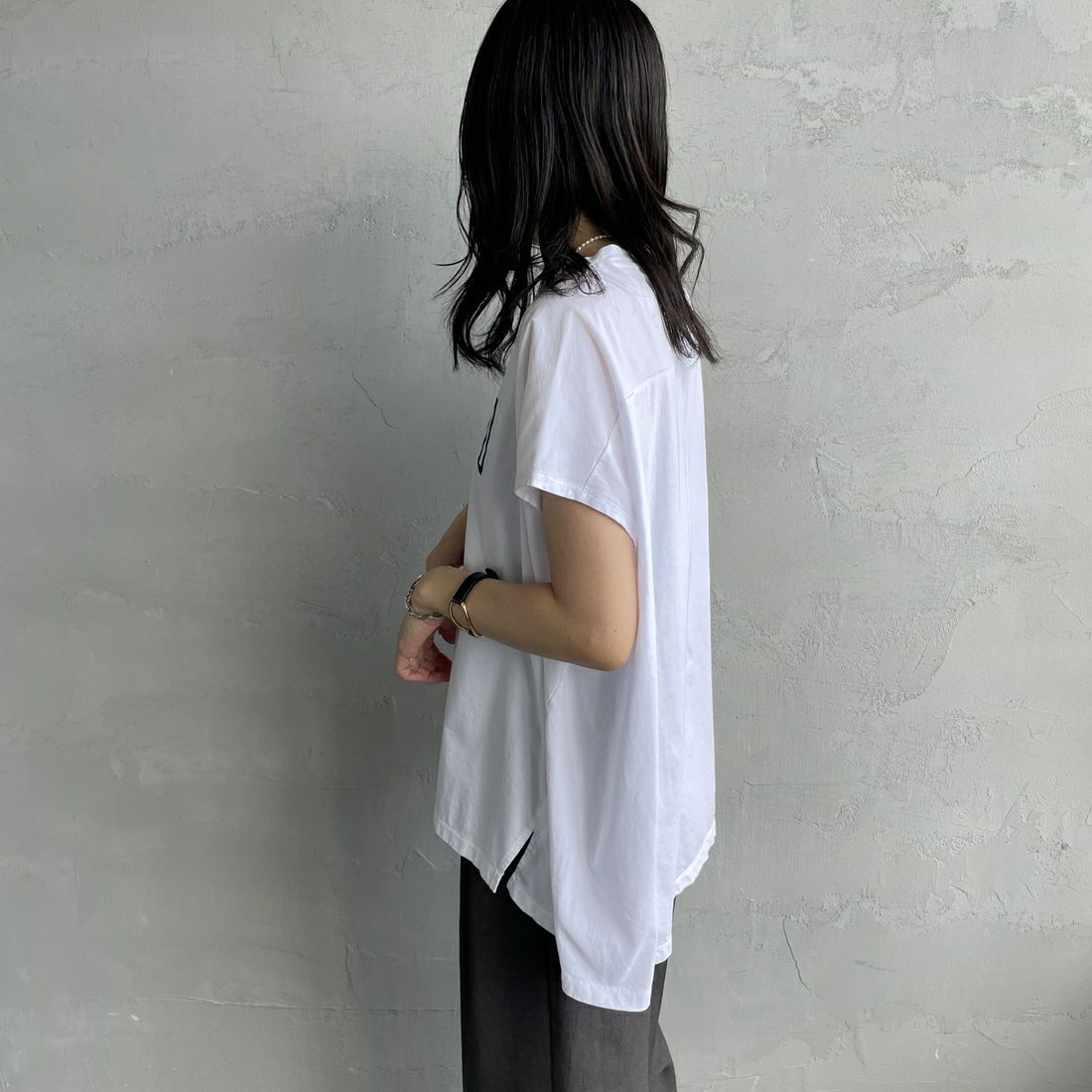 MICA&DEAL × JEANSFACTORY [マイカアンドディール × ジーンズファクトリー] フレンチスリーブ Tシャツ [0125209175-JF] WHITE &&モデル身長：160cm 着用サイズ：F&&