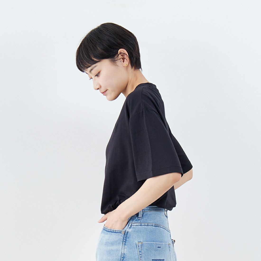 THE NORTH FACE [ザ ノースフェイス] ショートスリーブラウンドヘムビッグTシャツ [NTW32542] K &&モデル身長：160cm 着用サイズ：M&&