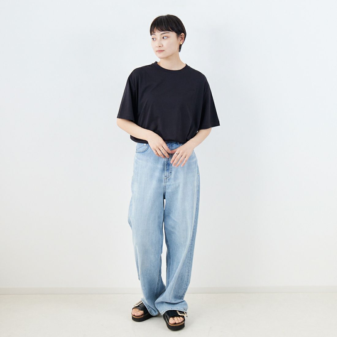 THE NORTH FACE [ザ ノースフェイス] ショートスリーブラウンドヘムビッグTシャツ [NTW32542] K &&モデル身長：160cm 着用サイズ：M&&