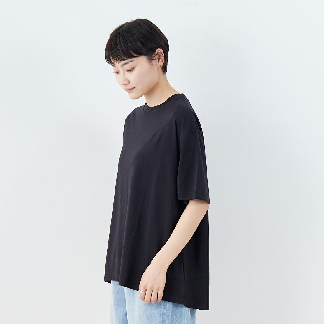 THE NORTH FACE [ザ ノースフェイス] ショートスリーブラウンドヘムビッグTシャツ [NTW32542] K &&モデル身長：160cm 着用サイズ：M&&