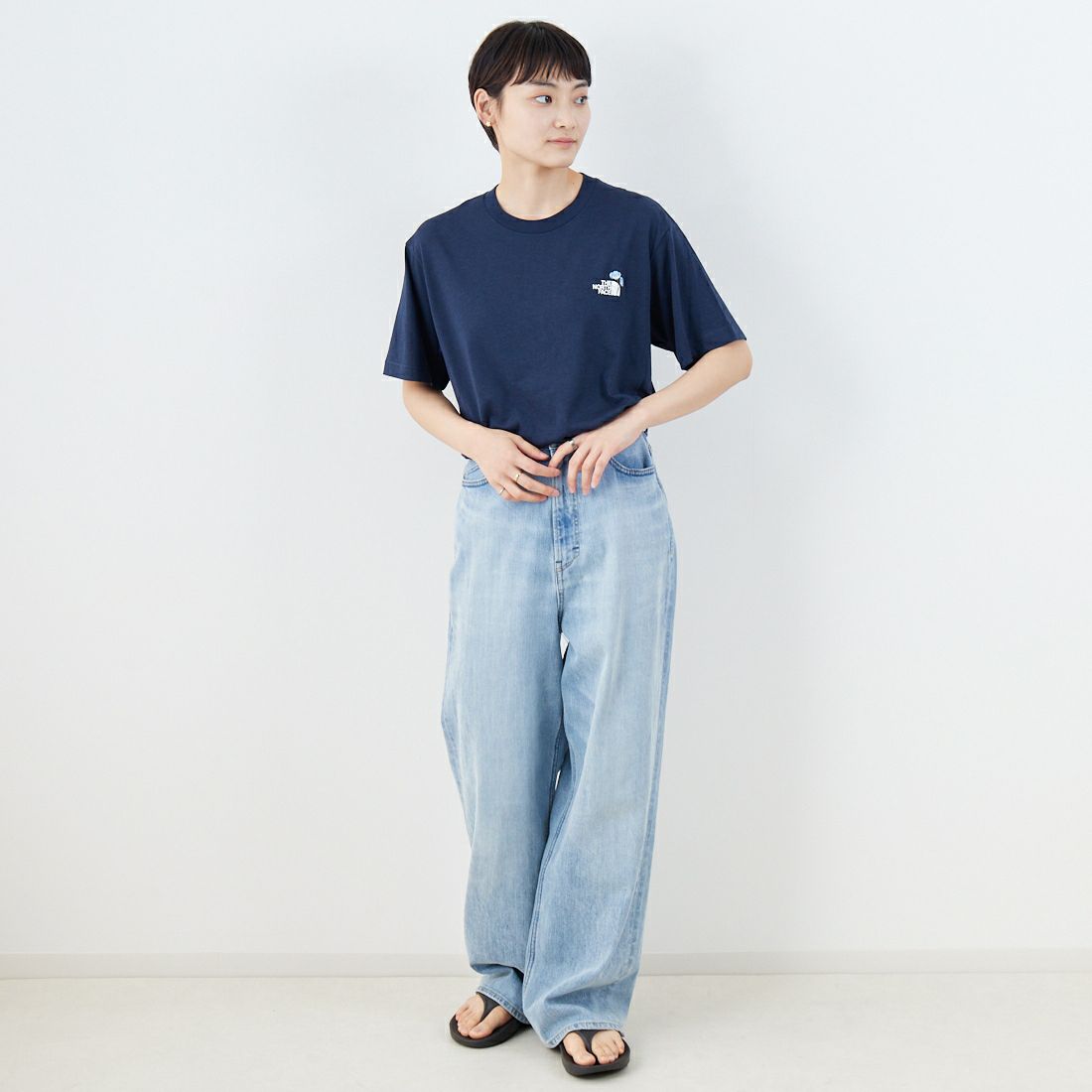 THE NORTH FACE [ザ ノースフェイス] ショートスリーブフラワーロゴTシャツ [NT32546] UN &&モデル身長：160cm 着用サイズ：S&&