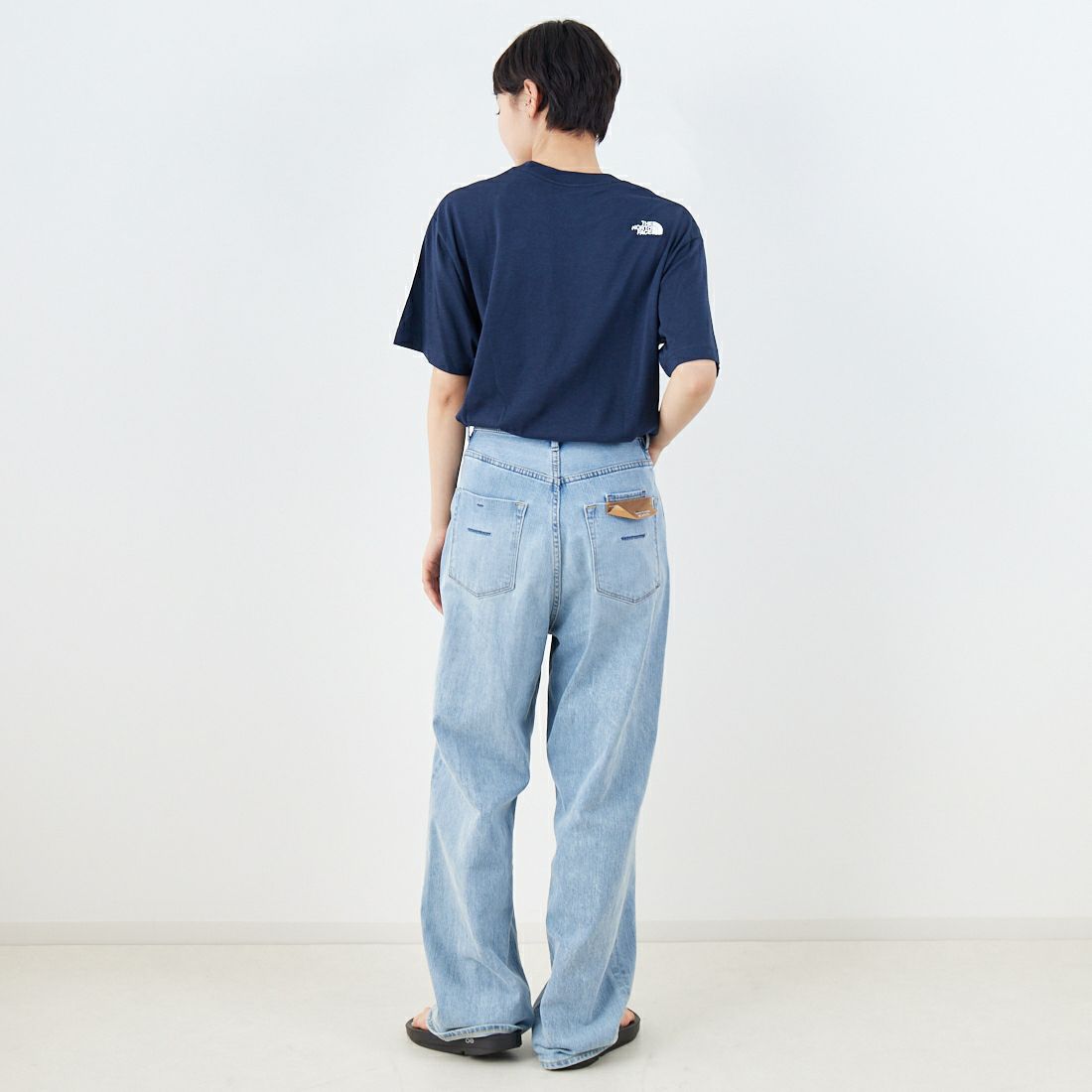 THE NORTH FACE [ザ ノースフェイス] ショートスリーブフラワーロゴTシャツ [NT32546] UN &&モデル身長：160cm 着用サイズ：S&&