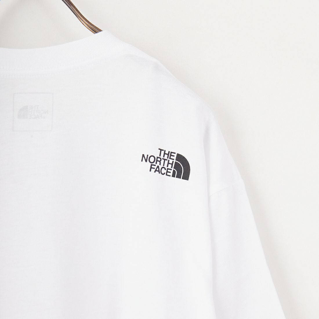 THE NORTH FACE [ザ ノースフェイス] ショートスリーブフラワーロゴTシャツ [NT32546] W
