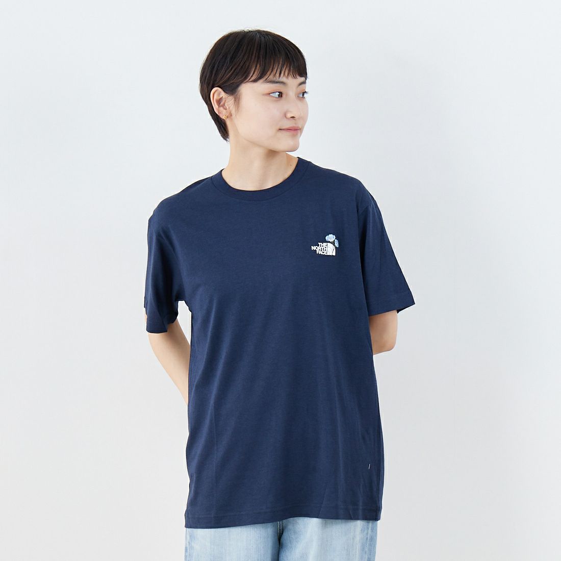 THE NORTH FACE [ザ ノースフェイス] ショートスリーブフラワーロゴTシャツ [NT32546] UN &&モデル身長：160cm 着用サイズ：S&&
