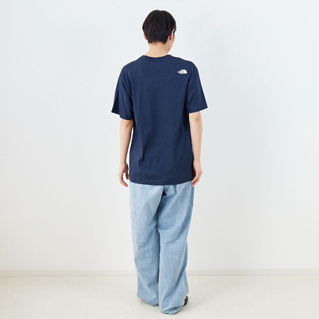 THE NORTH FACE [ザ ノースフェイス] ショートスリーブフラワーロゴTシャツ [NT32546] UN &&モデル身長：160cm 着用サイズ：S&&