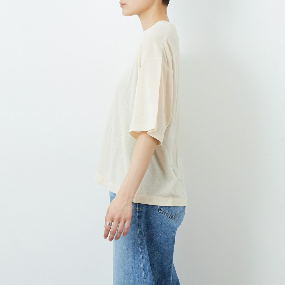THE SHINZONE [ザ シンゾーン] シアーガーゼハーフスリーブTシャツ [25SMSCU01] 02 ECRU &&モデル身長：160cm 着用サイズ：F0&&
