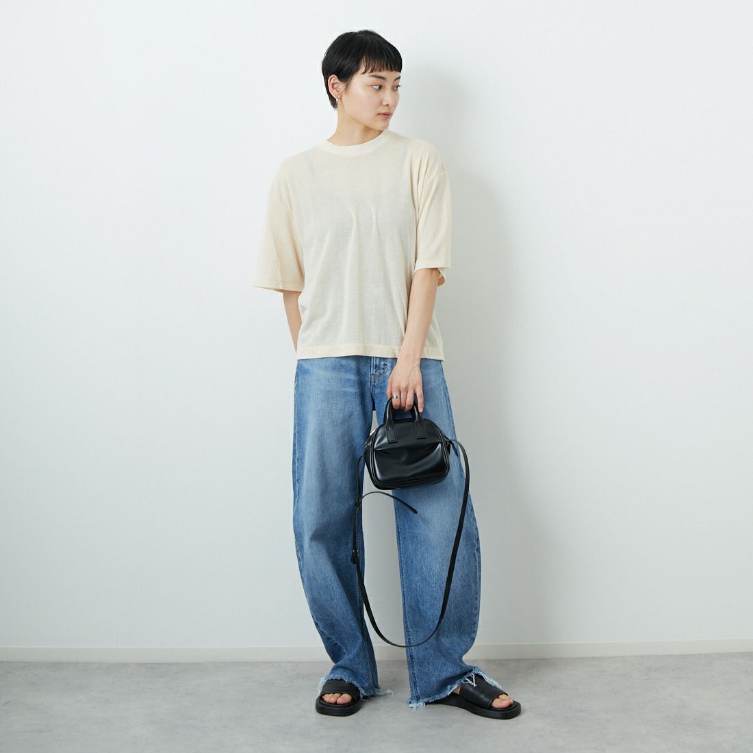 THE SHINZONE [ザ シンゾーン] シアーガーゼハーフスリーブTシャツ [25SMSCU01] 02 ECRU &&モデル身長：160cm 着用サイズ：F0&&