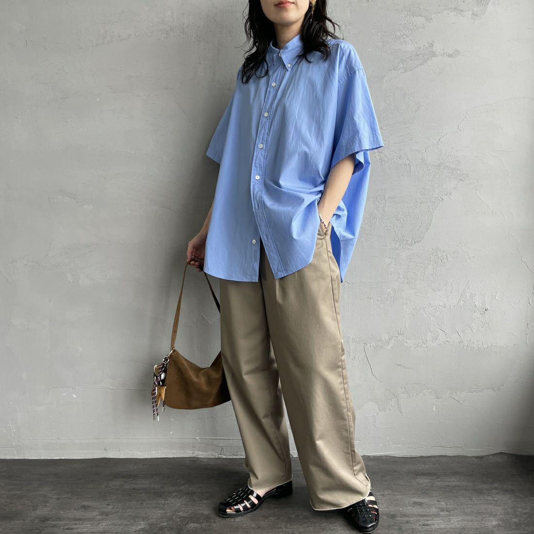 THE SHINZONE [ザ シンゾーン] ハーフスリーブダディシャツ [25MMSBL06] 83 BLUE &&モデル身長：160cm 着用サイズ：F0&&