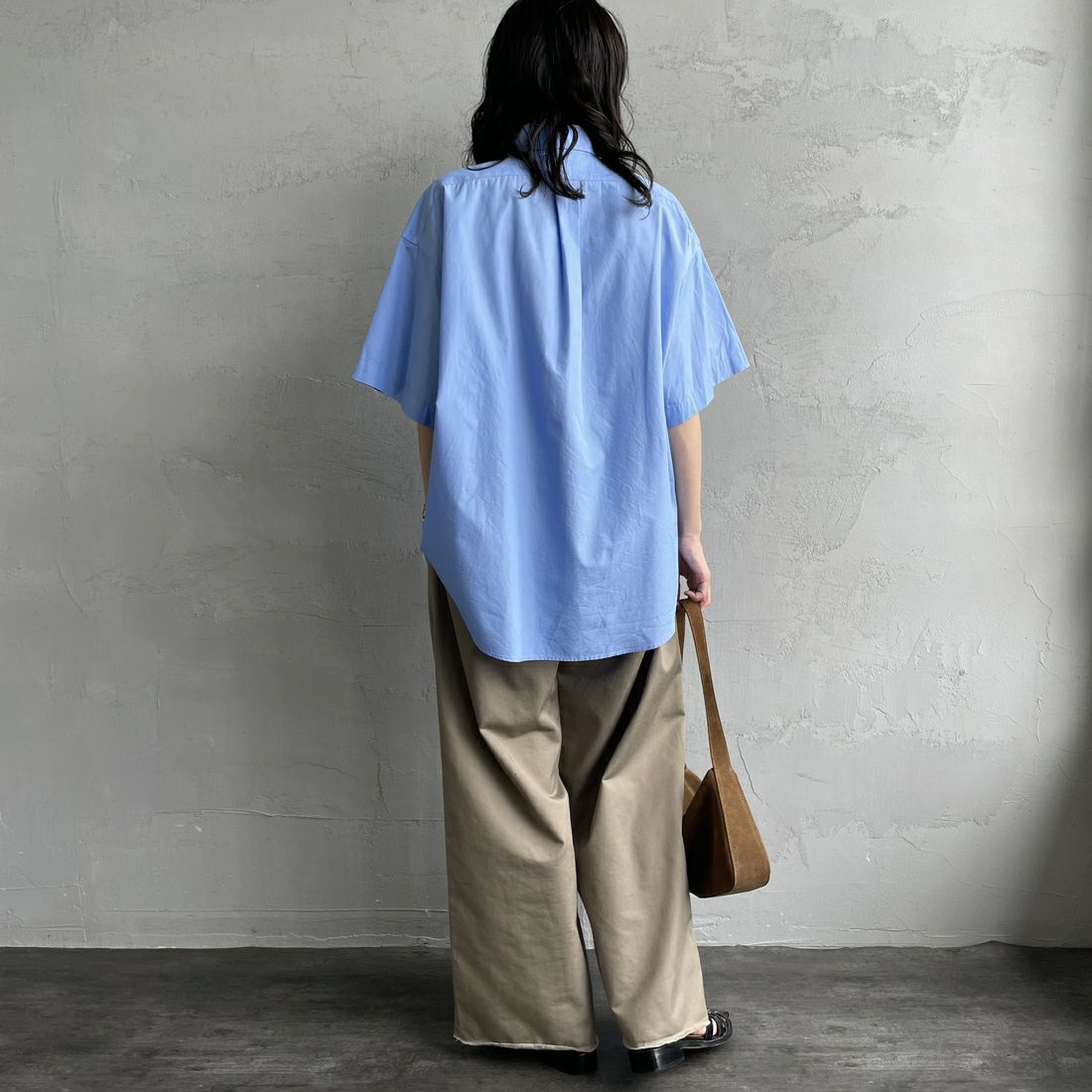 THE SHINZONE [ザ シンゾーン] ハーフスリーブダディシャツ [25MMSBL06] 83 BLUE &&モデル身長：160cm 着用サイズ：F0&&