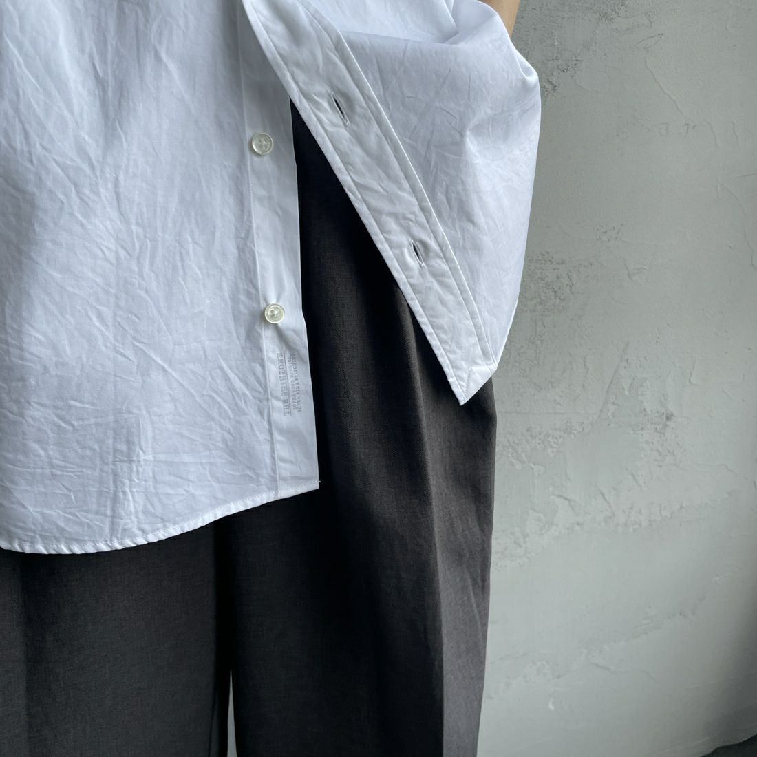 THE SHINZONE [ザ シンゾーン] ハーフスリーブダディシャツ [25MMSBL06] 01 WHITE &&モデル身長：160cm 着用サイズ：F0&&