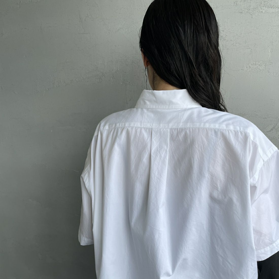 THE SHINZONE [ザ シンゾーン] ハーフスリーブダディシャツ [25MMSBL06] 01 WHITE &&モデル身長：160cm 着用サイズ：F0&&