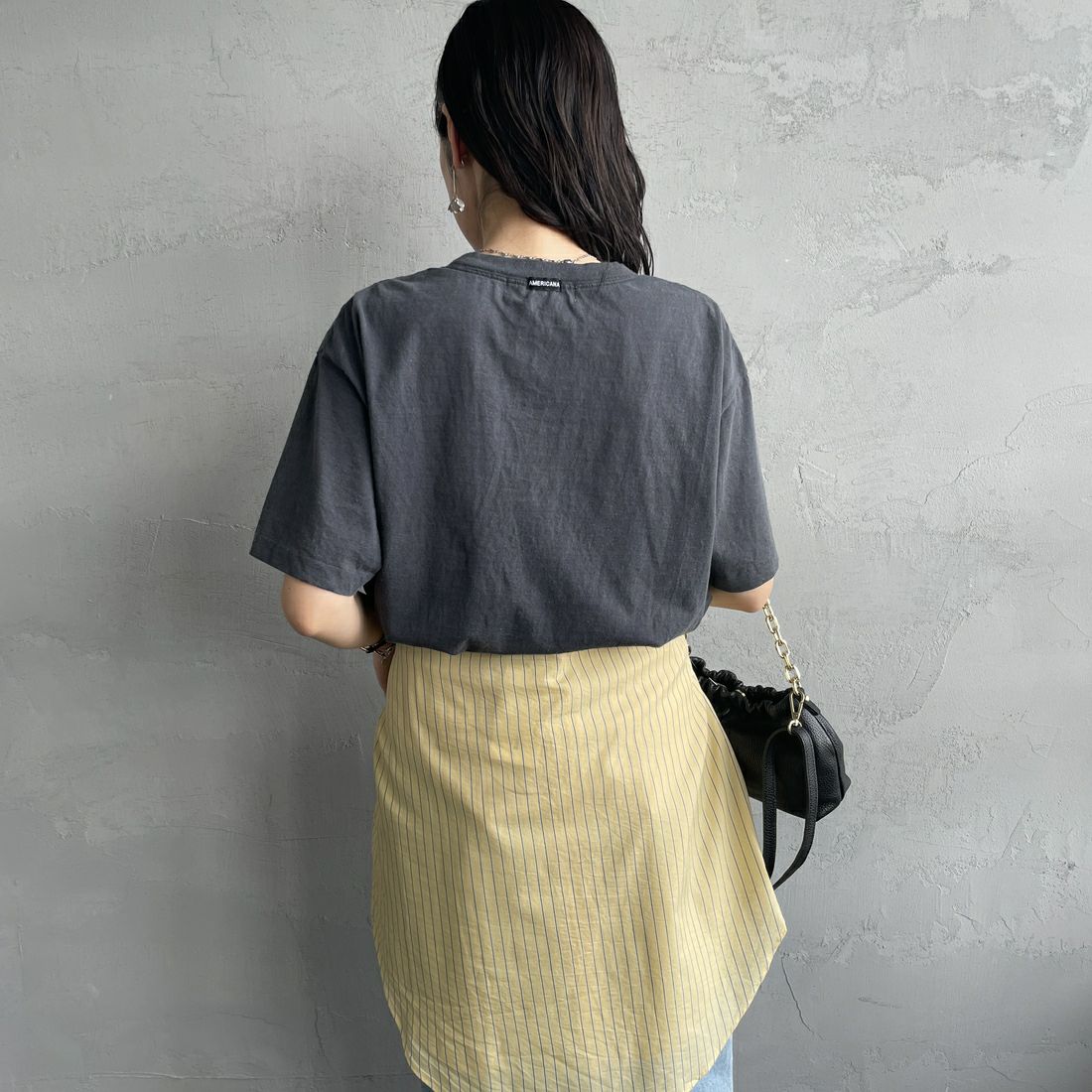 Americana × JEANS FACTORY [アメリカーナ × ジーンズファクトリー] 別注 オゾンバイオ加工 ロゴプリントTシャツ [ASO-795-1-JF] SUMIKURO &&モデル身長：160cm 着用サイズ：F&&