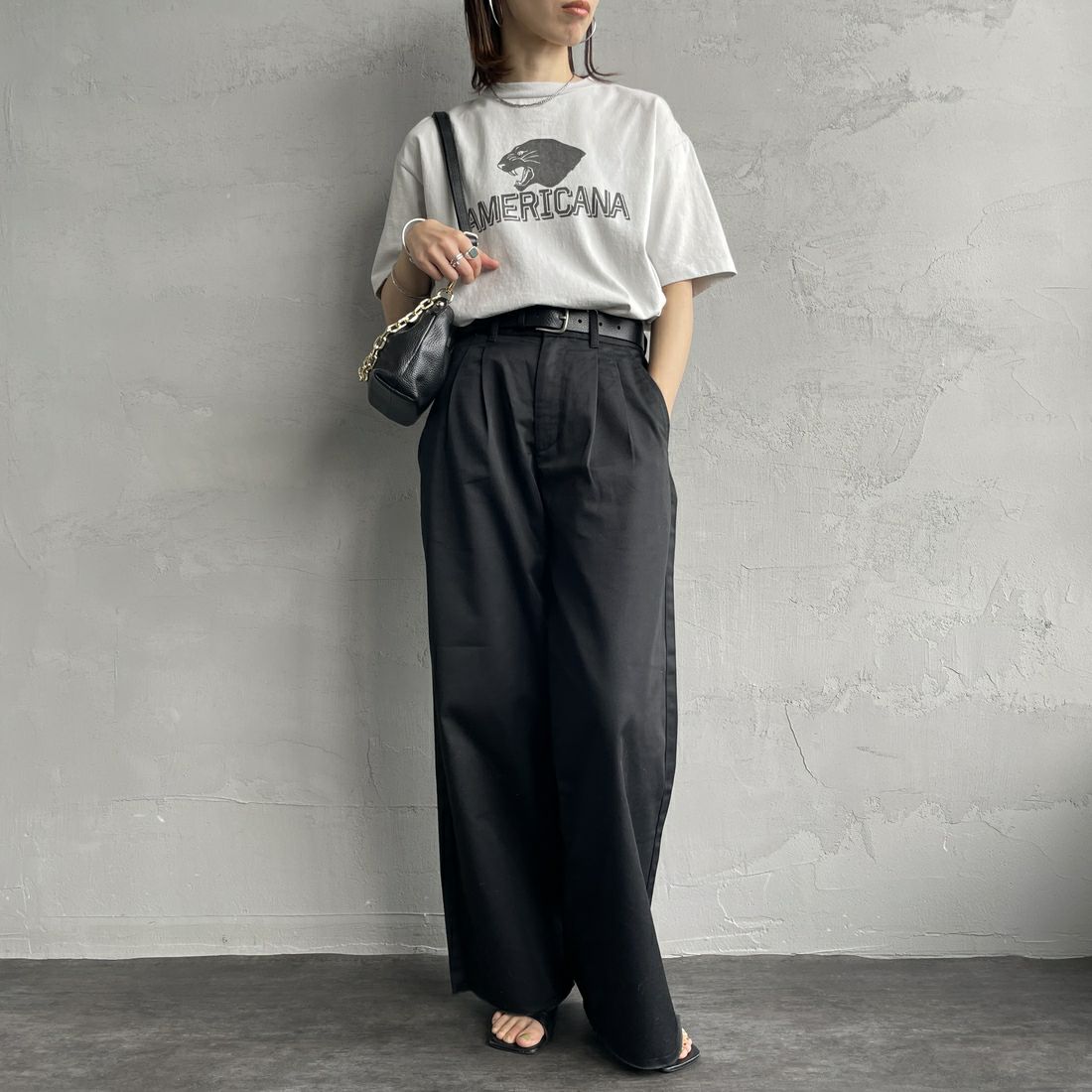 Americana × JEANS FACTORY [アメリカーナ × ジーンズファクトリー] 別注 オゾンバイオ加工 ロゴプリントTシャツ [ASO-795-1-JF] LT.GREY &&モデル身長：158cm 着用サイズ：F&&