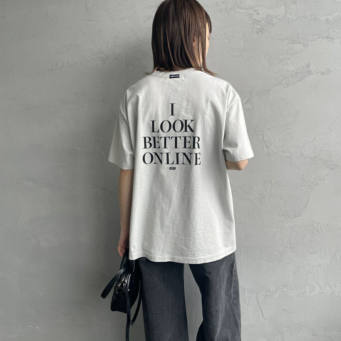 Americana × JEANS FACTORY [アメリカーナ × ジーンズファクトリー] 別注 オゾンバイオ加工 バックプリントTシャツ [ASO-795-2-JF] LT.GREY &&モデル身長：158cm 着用サイズ：F&&