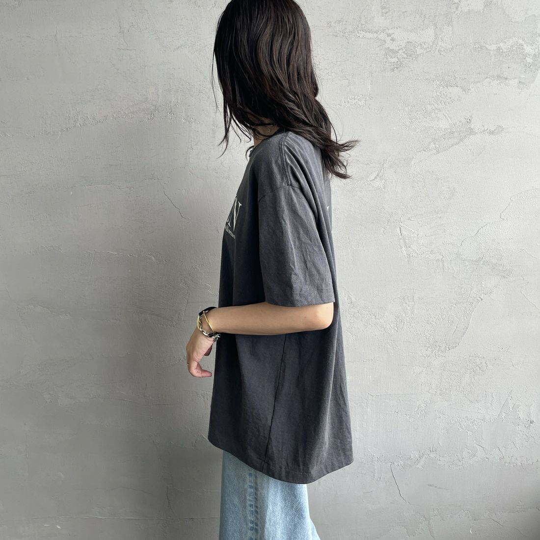Americana × JEANS FACTORY [アメリカーナ × ジーンズファクトリー] 別注 オゾンバイオ加工 バックプリントTシャツ [ASO-795-2-JF] SUMIKURO &&モデル身長：160cm 着用サイズ：F&&