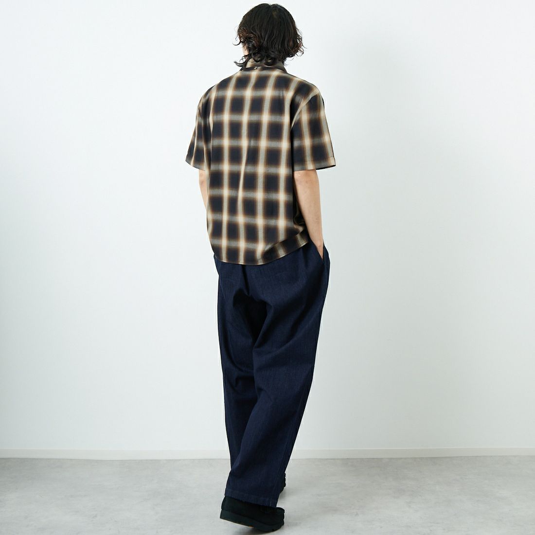 BIG MIKE [ビッグマイク] レーヨン混オンブレチェックシャツ [102525530] BLK/BRN &&モデル身長：179cm 着用サイズ：M&&