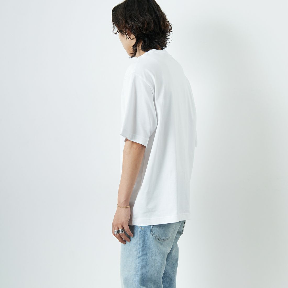 LACOSTE [ラコステ] シェニールワニロゴ ルーズフィットTシャツ [TH2745] 001 WHITE &&モデル身長：179cm 着用サイズ：L&&