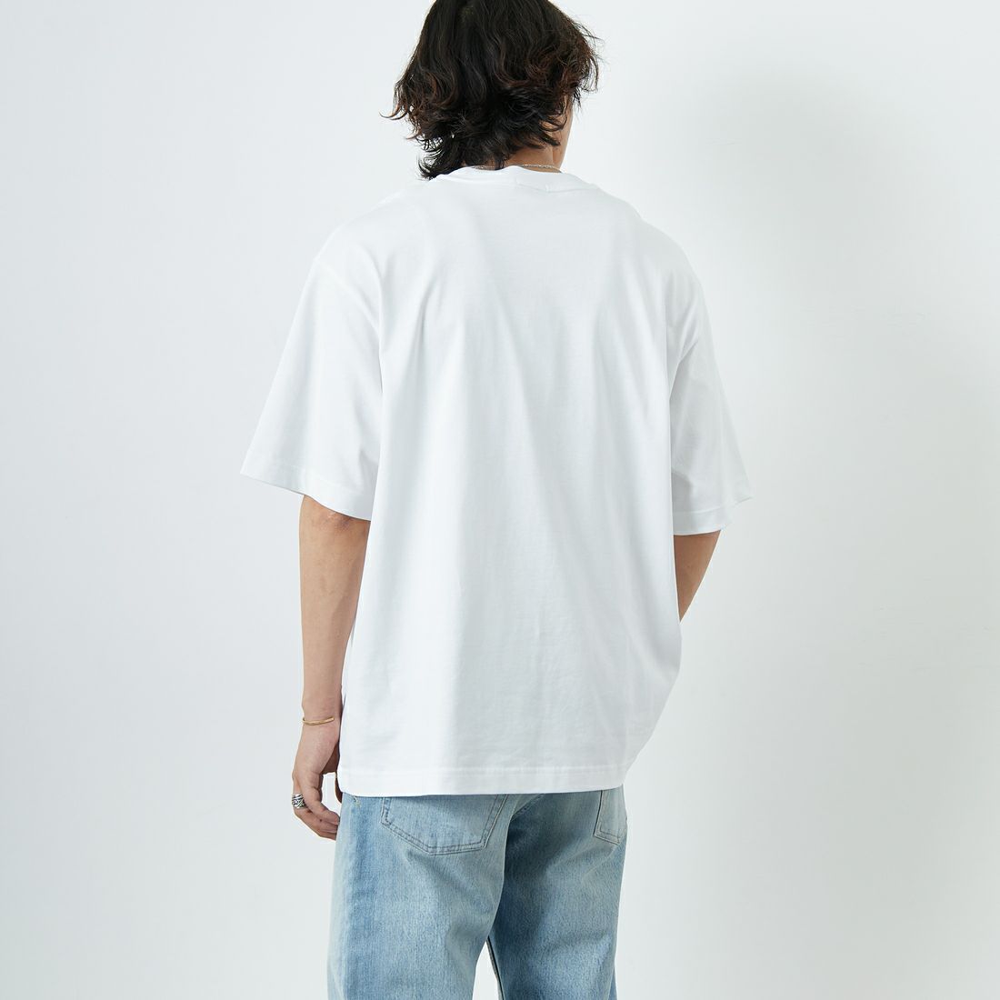 LACOSTE [ラコステ] シェニールワニロゴ ルーズフィットTシャツ [TH2745] 001 WHITE &&モデル身長：179cm 着用サイズ：L&&
