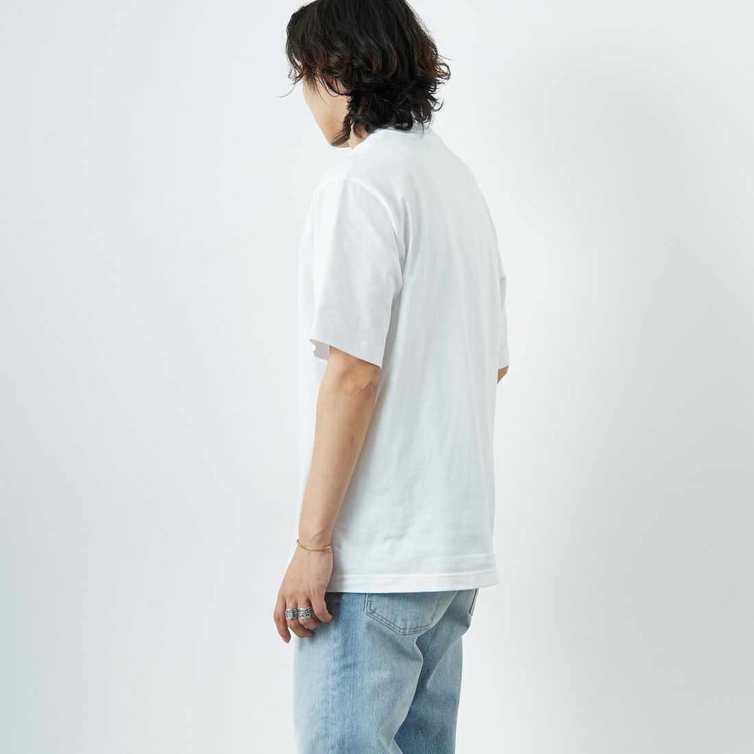 LACOSTE [ラコステ] シェニールワニロゴ ルーズフィットTシャツ [TH2745] 001 WHITE &&モデル身長：179cm 着用サイズ：M&&