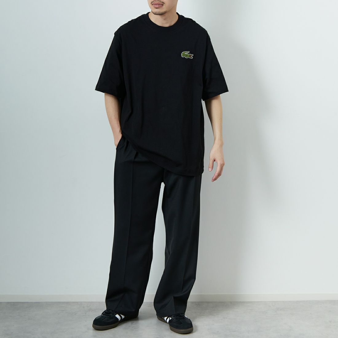 LACOSTE [ラコステ] シェニールワニロゴ ルーズフィットTシャツ [TH2745] 031 BLACK &&モデル身長：168cm 着用サイズ：M&&