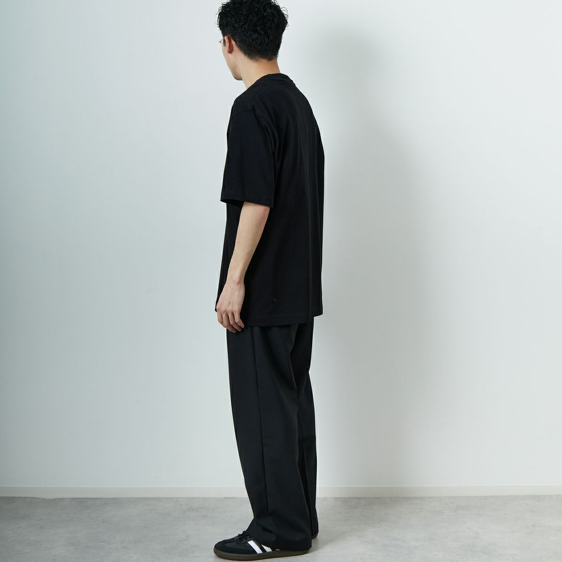 LACOSTE [ラコステ] シェニールワニロゴ ルーズフィットTシャツ [TH2745] 031 BLACK &&モデル身長：168cm 着用サイズ：M&&