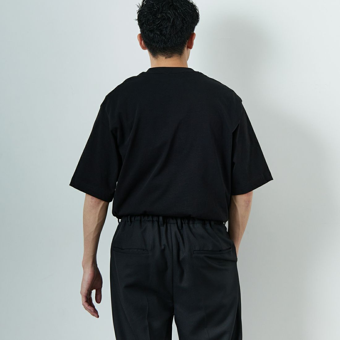 LACOSTE [ラコステ] シェニールワニロゴ ルーズフィットTシャツ [TH2745] 031 BLACK &&モデル身長：168cm 着用サイズ：M&&