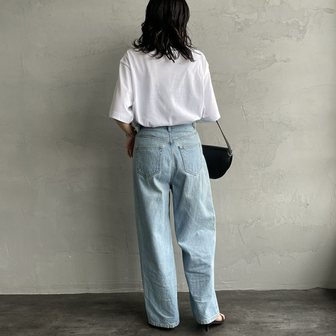 LACOSTE [ラコステ] シェニールワニロゴ ルーズフィットTシャツ [TH2745] 001 WHITE &&モデル身長：160cm 着用サイズ：S&&