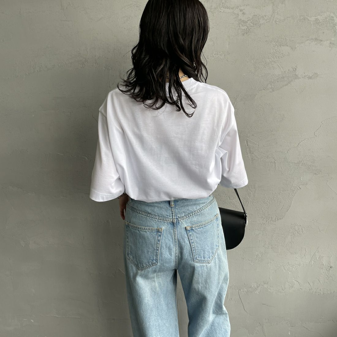 LACOSTE [ラコステ] シェニールワニロゴ ルーズフィットTシャツ [TH2745] 001 WHITE &&モデル身長：160cm 着用サイズ：S&&