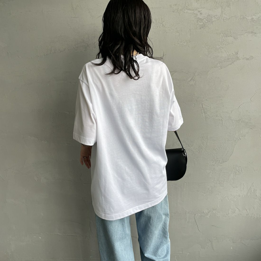 LACOSTE [ラコステ] シェニールワニロゴ ルーズフィットTシャツ [TH2745] 001 WHITE &&モデル身長：160cm 着用サイズ：S&&