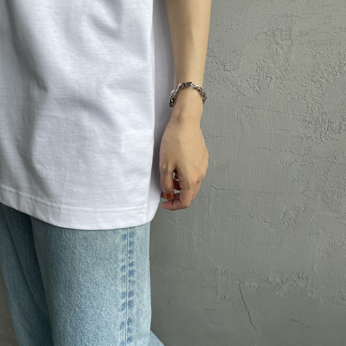 LACOSTE [ラコステ] シェニールワニロゴ ルーズフィットTシャツ [TH2745] 001 WHITE &&モデル身長：160cm 着用サイズ：S&&