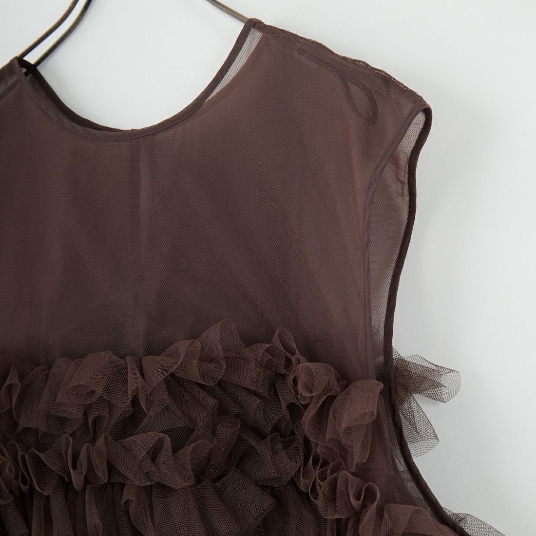 CHIGNON [シニヨン] チュールフリルプルオーバー [1652-213NH] BROWN