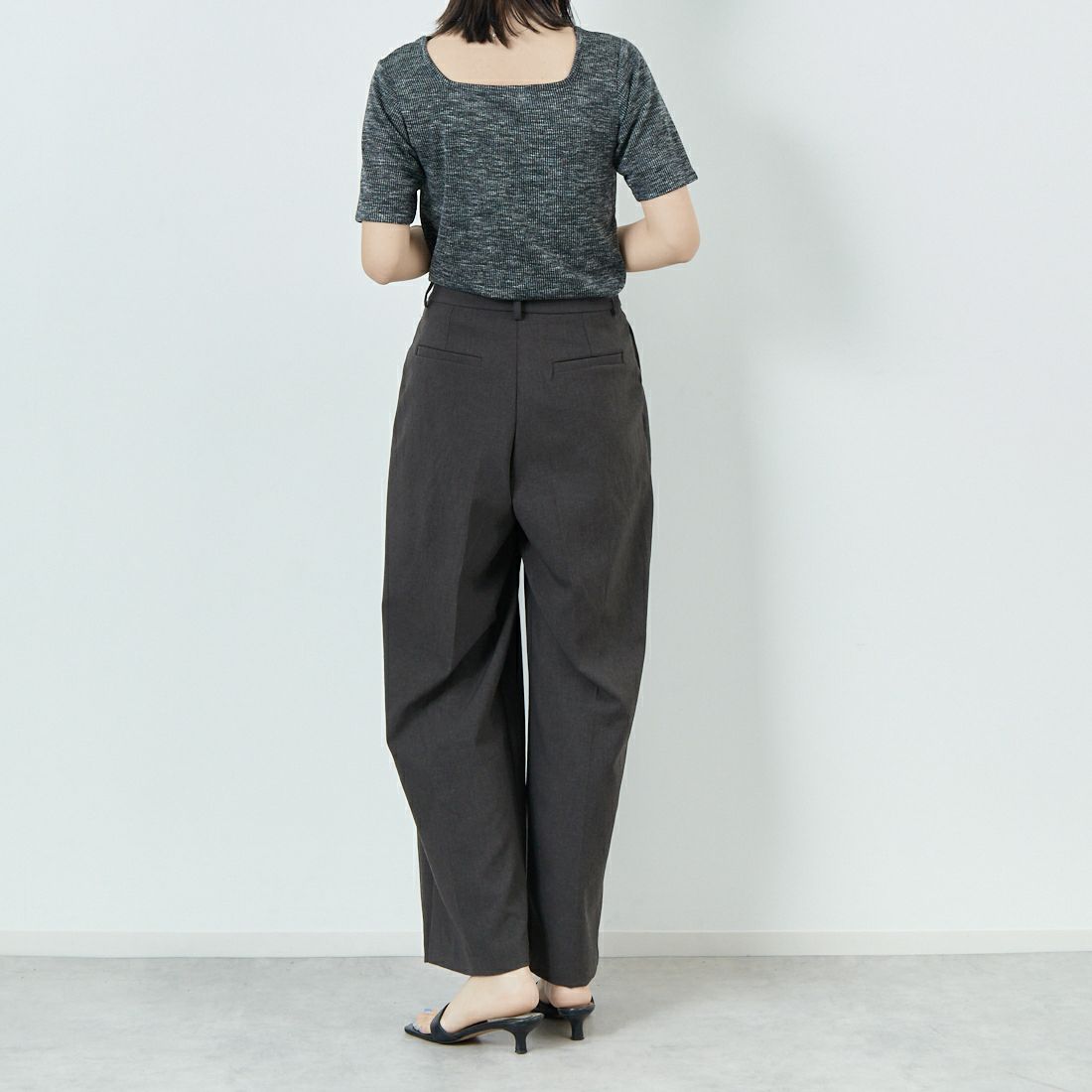Maison de L'allure [メゾン ドゥ ラリュール] 2WAYリブプルオーバー [M25112035] 08 CHARCOA &&モデル身長：167cm 着用サイズ：F&&