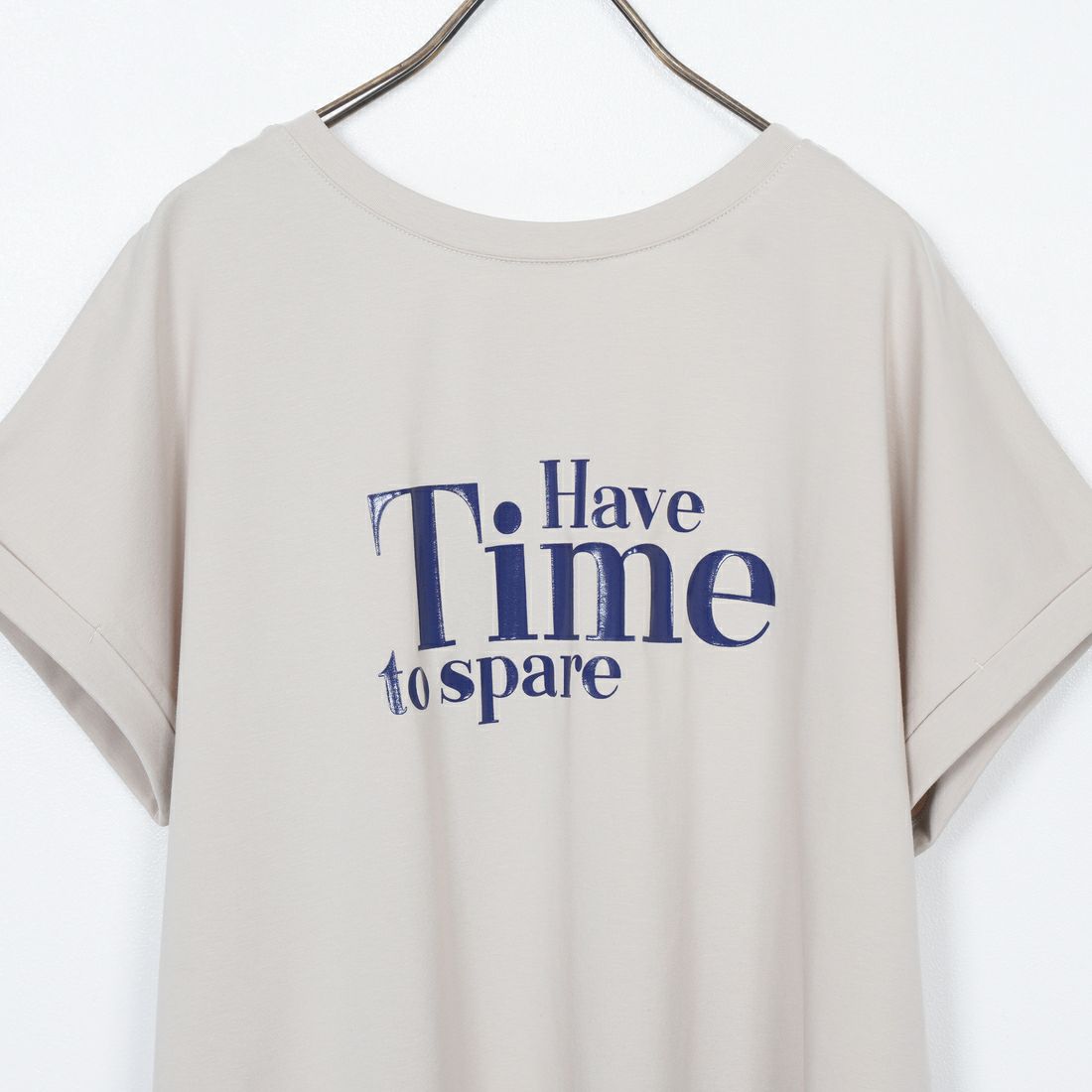 Maison de L'allure [メゾン ドゥ ラリュール] 光沢ラバーロゴプリントTシャツ [M25112029] 23 GREIGE