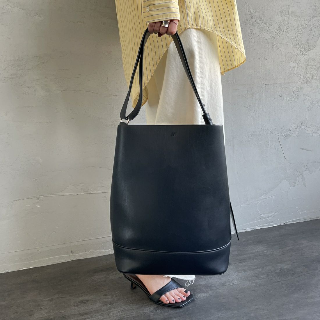 &MyuQ [アンドミューク] JUNO バケツ型トートバッグ [MCB071] BLACK