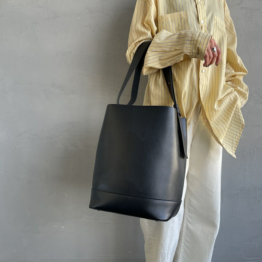 &MyuQ [アンドミューク] JUNO バケツ型トートバッグ [MCB071] BLACK