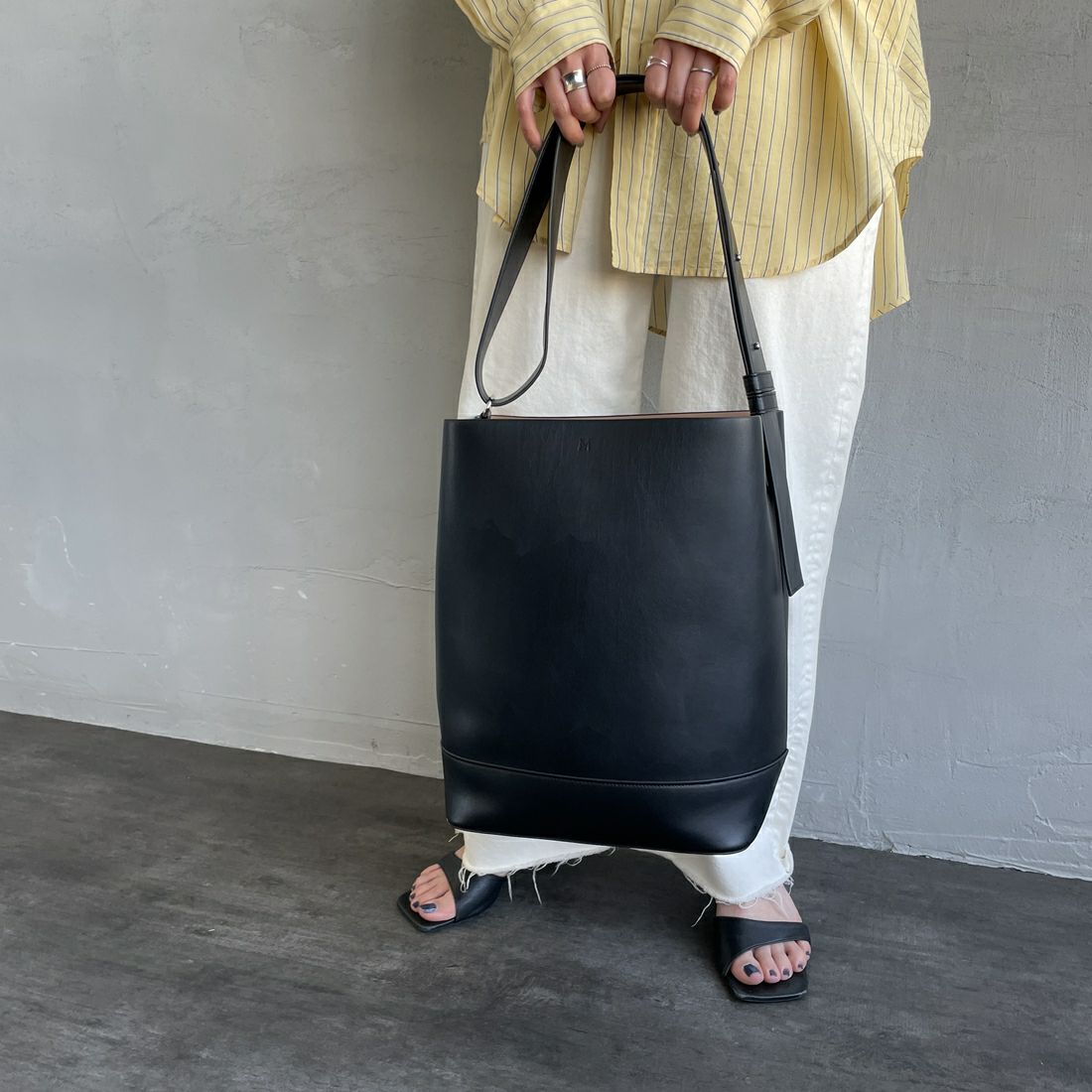 &MyuQ [アンドミューク] JUNO バケツ型トートバッグ [MCB071] BLACK