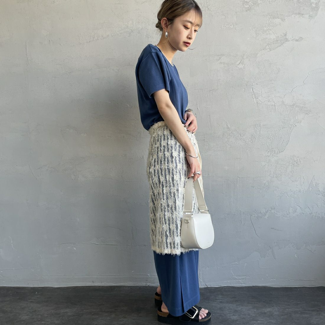 nenom [ネノム] 2WAYスリットリブワンピース [NE25112023] 12 BLUE &&モデル身長：150cm 着用サイズ：F&&