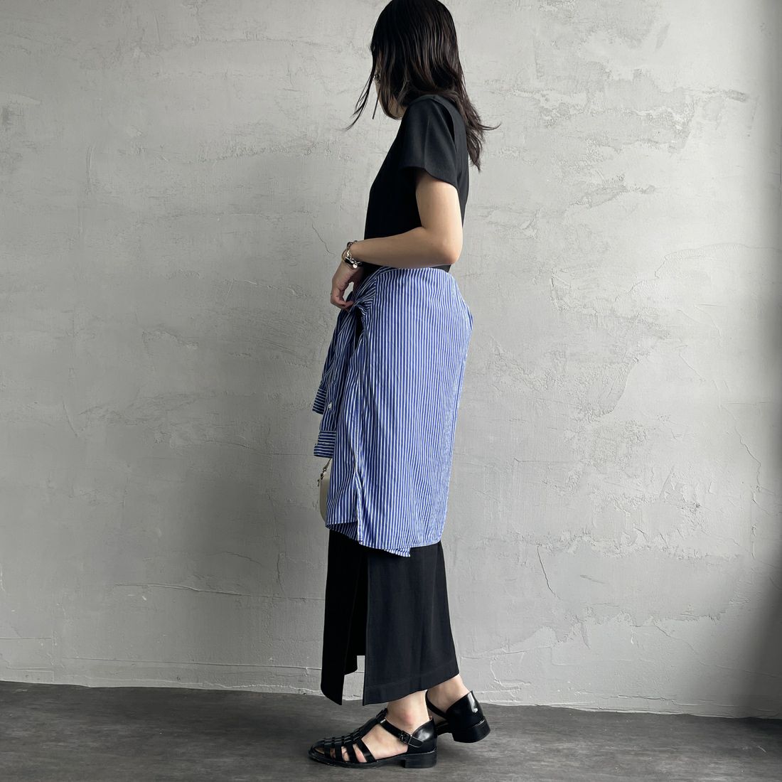 nenom [ネノム] 2WAYスリットリブワンピース [NE25112023] 09 BLACK &&モデル身長：160cm 着用サイズ：F&&
