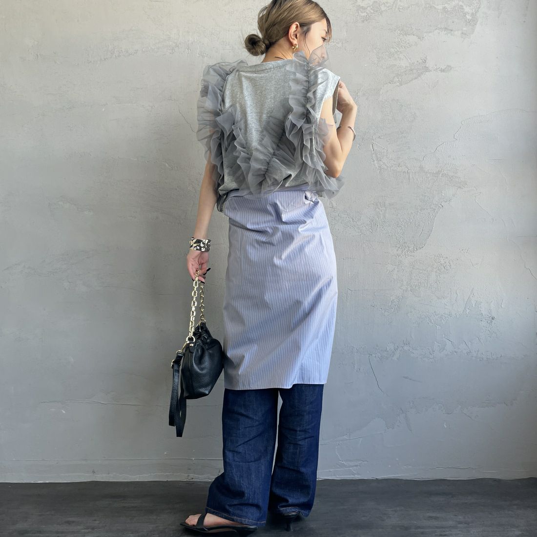 nenom [ネノム] マルチWAY チュールフリルドッキングノースリーブTシャツ [NE25112033] 07 GRAY &&モデル身長：150cm 着用サイズ：F&&