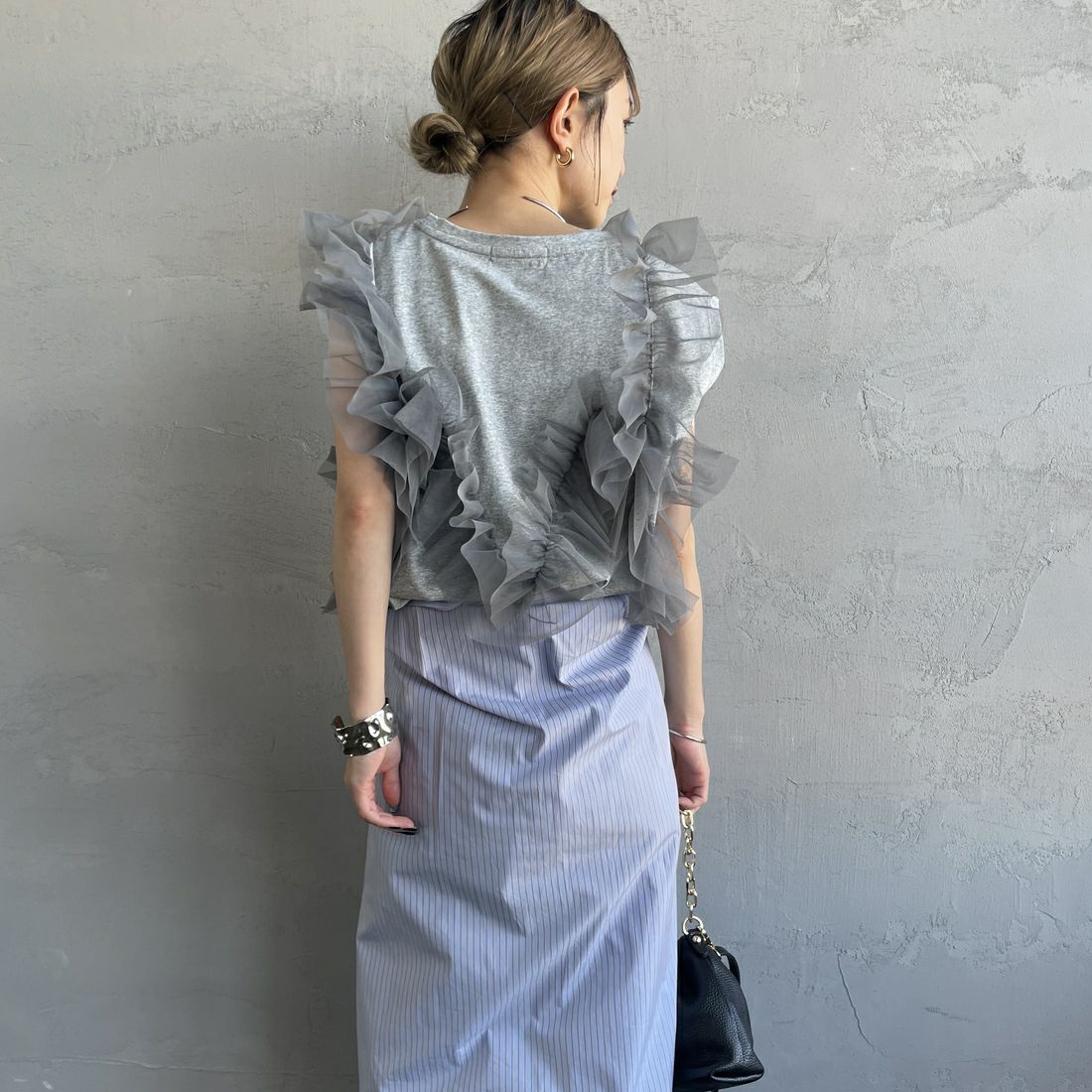 nenom [ネノム] マルチWAY チュールフリルドッキングノースリーブTシャツ [NE25112033] 07 GRAY &&モデル身長：150cm 着用サイズ：F&&