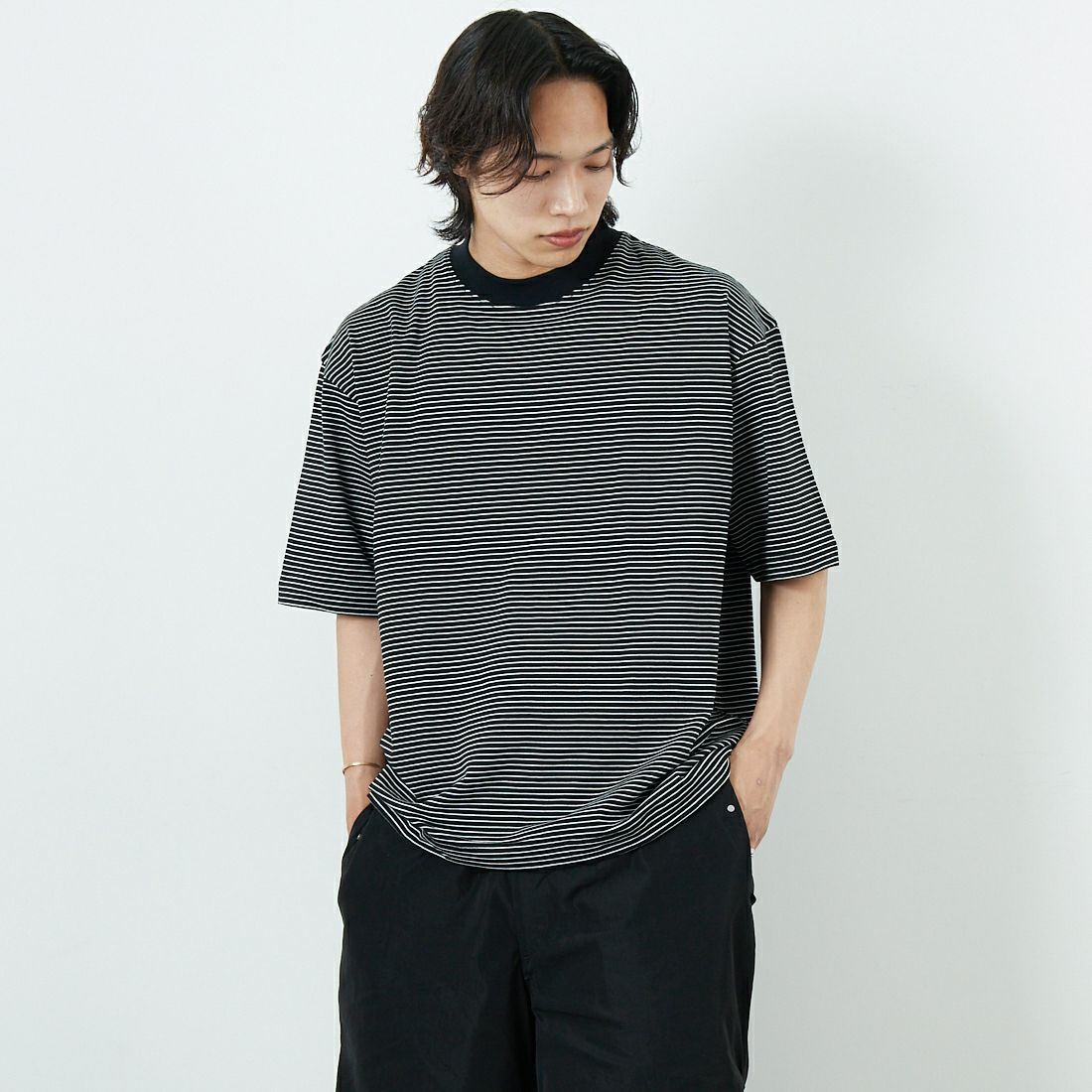 SLICK [スリック] マイクロボーダードローストリングTシャツ [5230102] 700 BLK/WH &&モデル身長：179cm 着用サイズ：1&&