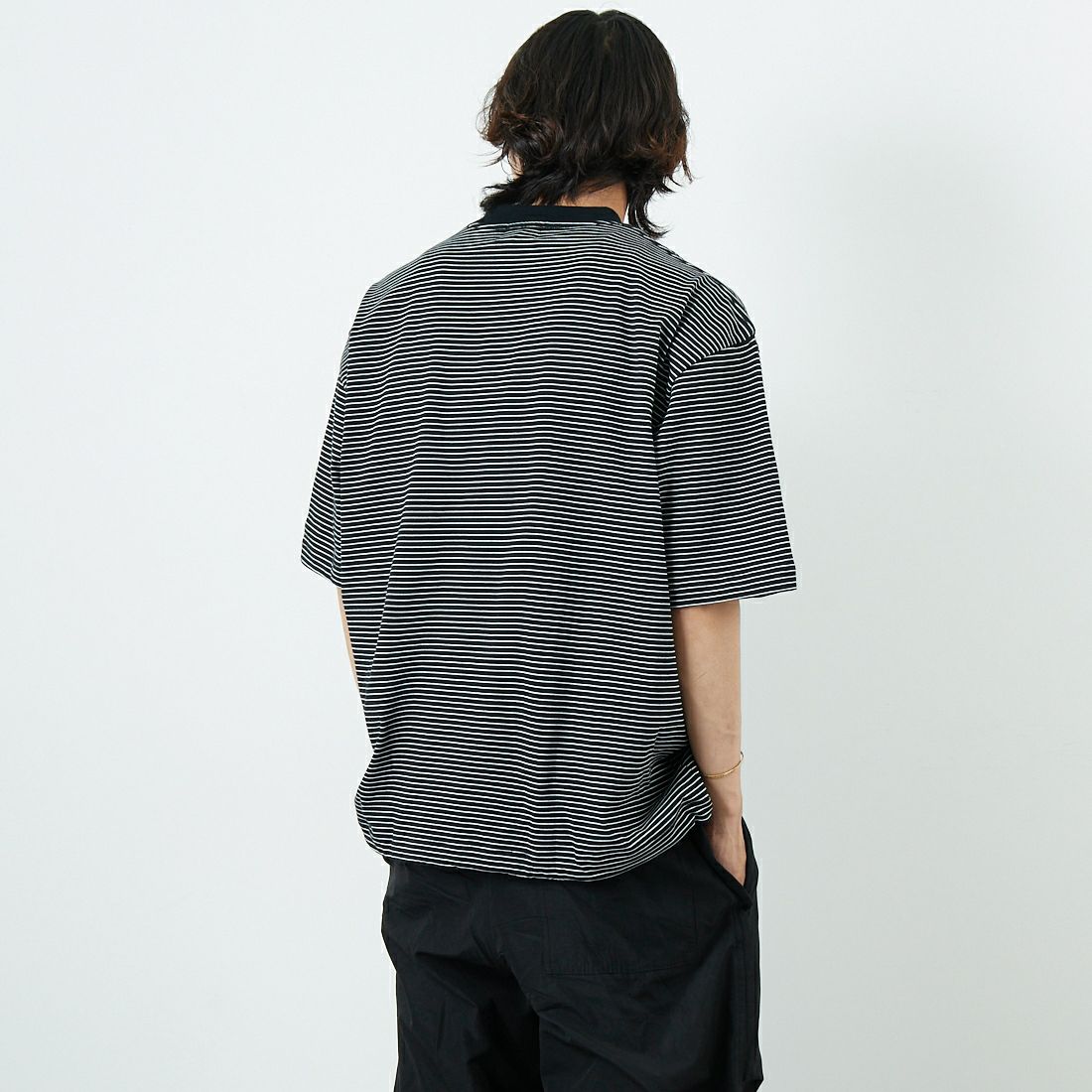 SLICK [スリック] マイクロボーダードローストリングTシャツ [5230102] 700 BLK/WH &&モデル身長：179cm 着用サイズ：1&&
