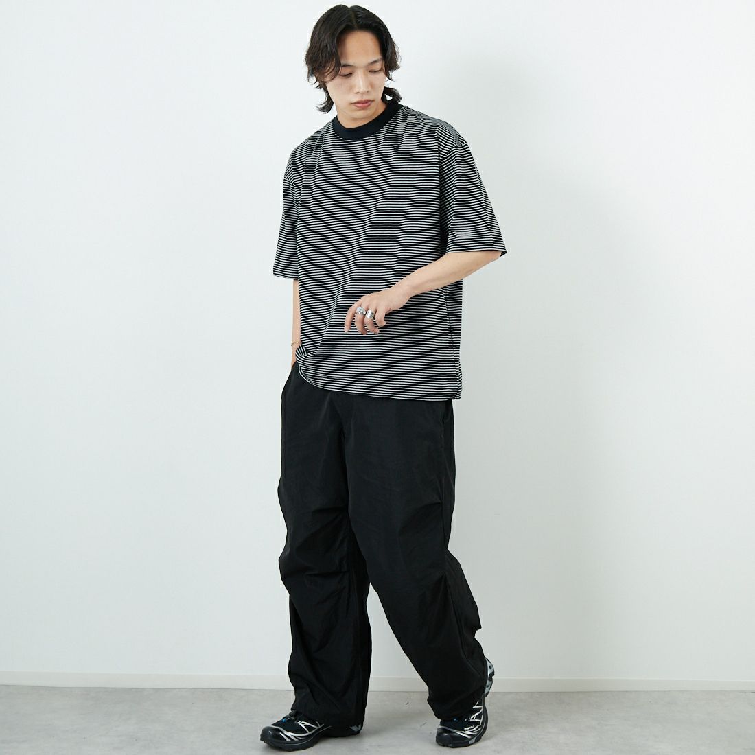 SLICK [スリック] マイクロボーダードローストリングTシャツ [5230102] 700 BLK/WH &&モデル身長：179cm 着用サイズ：1&&