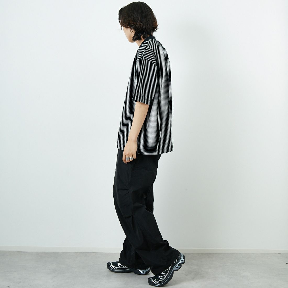 SLICK [スリック] マイクロボーダードローストリングTシャツ [5230102] 700 BLK/WH &&モデル身長：179cm 着用サイズ：1&&