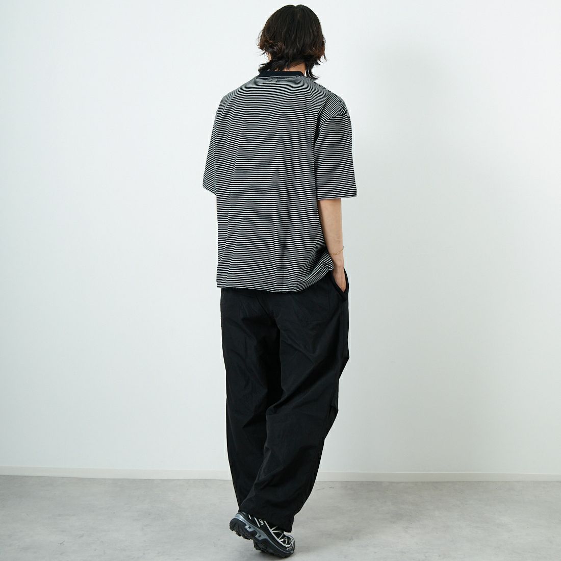 SLICK [スリック] マイクロボーダードローストリングTシャツ [5230102] 700 BLK/WH &&モデル身長：179cm 着用サイズ：1&&