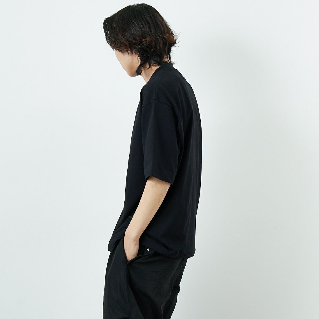 SLICK [スリック] ダブルヤーンドローストリングTシャツ [5230101] 700 BLACK &&モデル身長：179cm 着用サイズ：1&&
