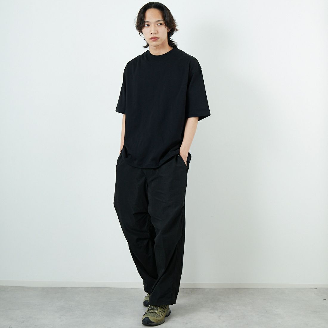 SLICK [スリック] ダブルヤーンドローストリングTシャツ [5230101] 700 BLACK &&モデル身長：179cm 着用サイズ：1&&