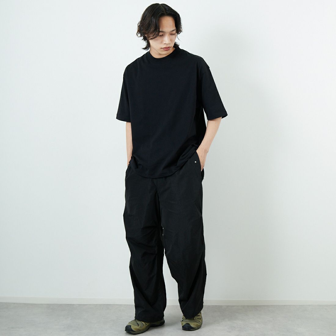 SLICK [スリック] ダブルヤーンドローストリングTシャツ [5230101] 700 BLACK &&モデル身長：179cm 着用サイズ：1&&